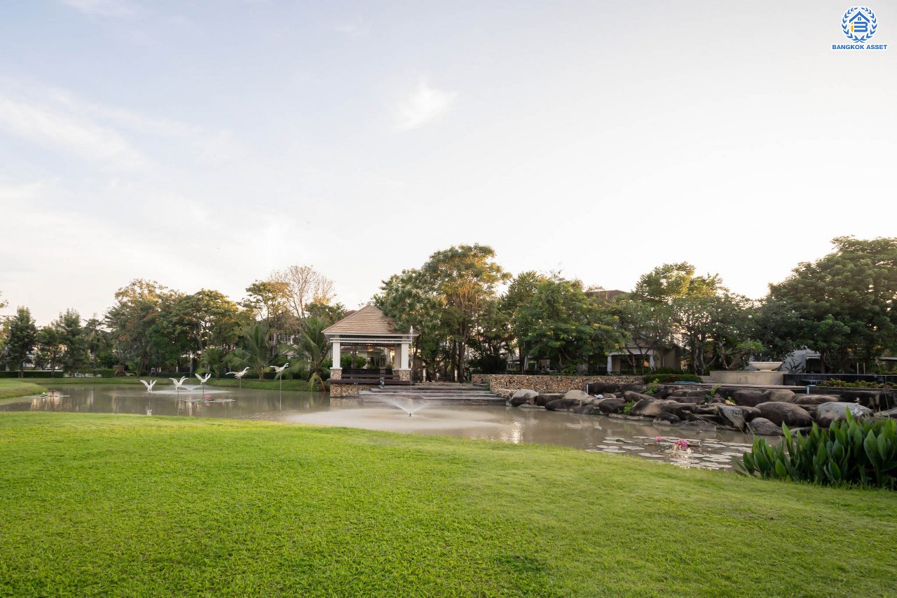 บ้านมือสองตกแต่งใหม่ โครงการ มัณฑนา วัชรพล-รามอินทรา2 หลังมุม เนื้อที่ 74.2 ตร.ว. ฟังก์ชัน 3 ห้องนอน 3 ห้องน้ำ จอดรถได้ 2 คัน พร้อม Living Room กว้างขวาง บนทำเลใจกลางเมือง! เชื่อมต่อทั้งถนนเกษตร-นวมินทร์, ลาดพร้าว, รัชโยธินฯ ใกล้ทางด่วน "รามอินทรา–อาจณรงค์" และรถไฟฟ้าสายสีน้ำตาล "สถานีโรงเรียนสตรีวิทยา2"...